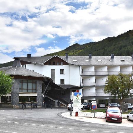 Hotel Y Apartamentos Snoe Isaba Ngoại thất bức ảnh