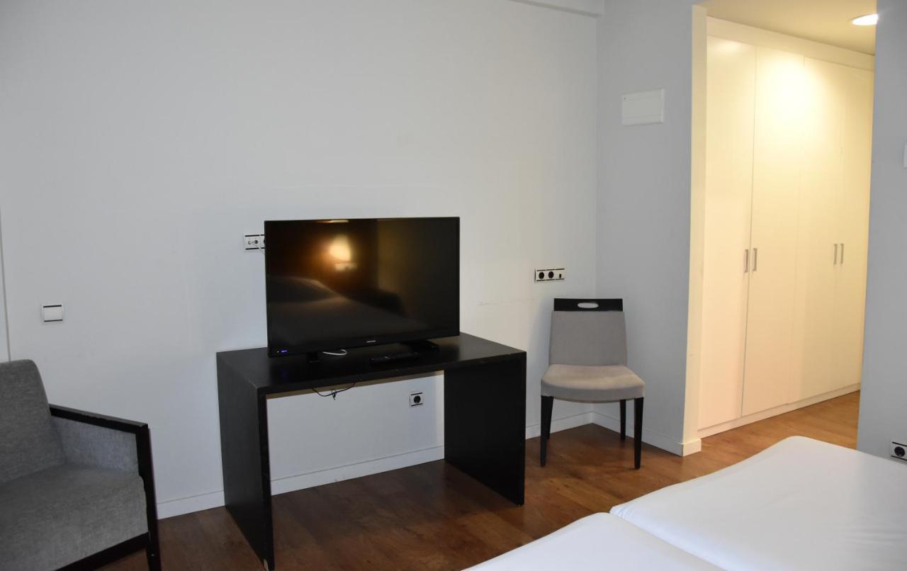 Hotel Y Apartamentos Snoe Isaba Ngoại thất bức ảnh