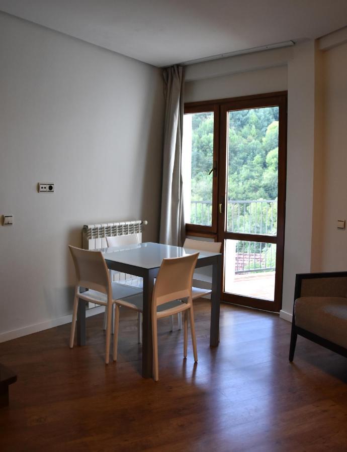 Hotel Y Apartamentos Snoe Isaba Ngoại thất bức ảnh