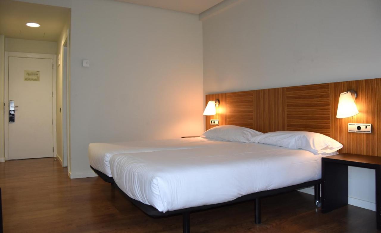 Hotel Y Apartamentos Snoe Isaba Ngoại thất bức ảnh