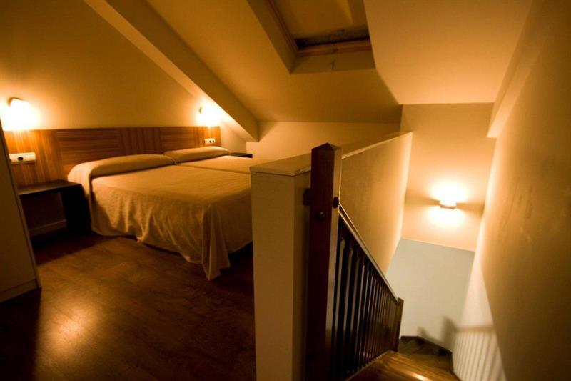 Hotel Y Apartamentos Snoe Isaba Ngoại thất bức ảnh