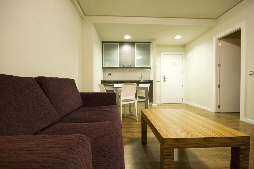 Hotel Y Apartamentos Snoe Isaba Ngoại thất bức ảnh
