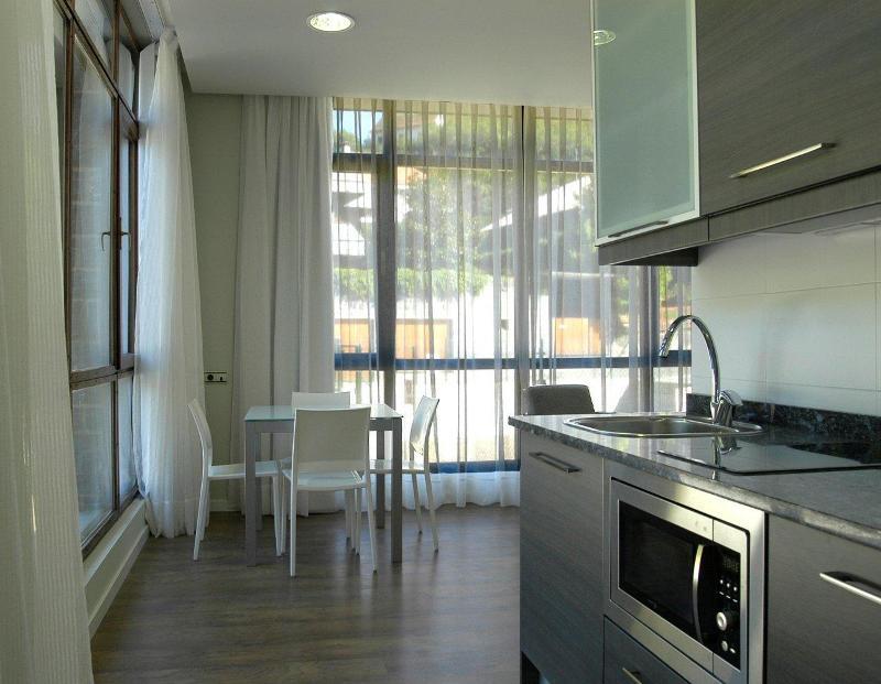 Hotel Y Apartamentos Snoe Isaba Ngoại thất bức ảnh
