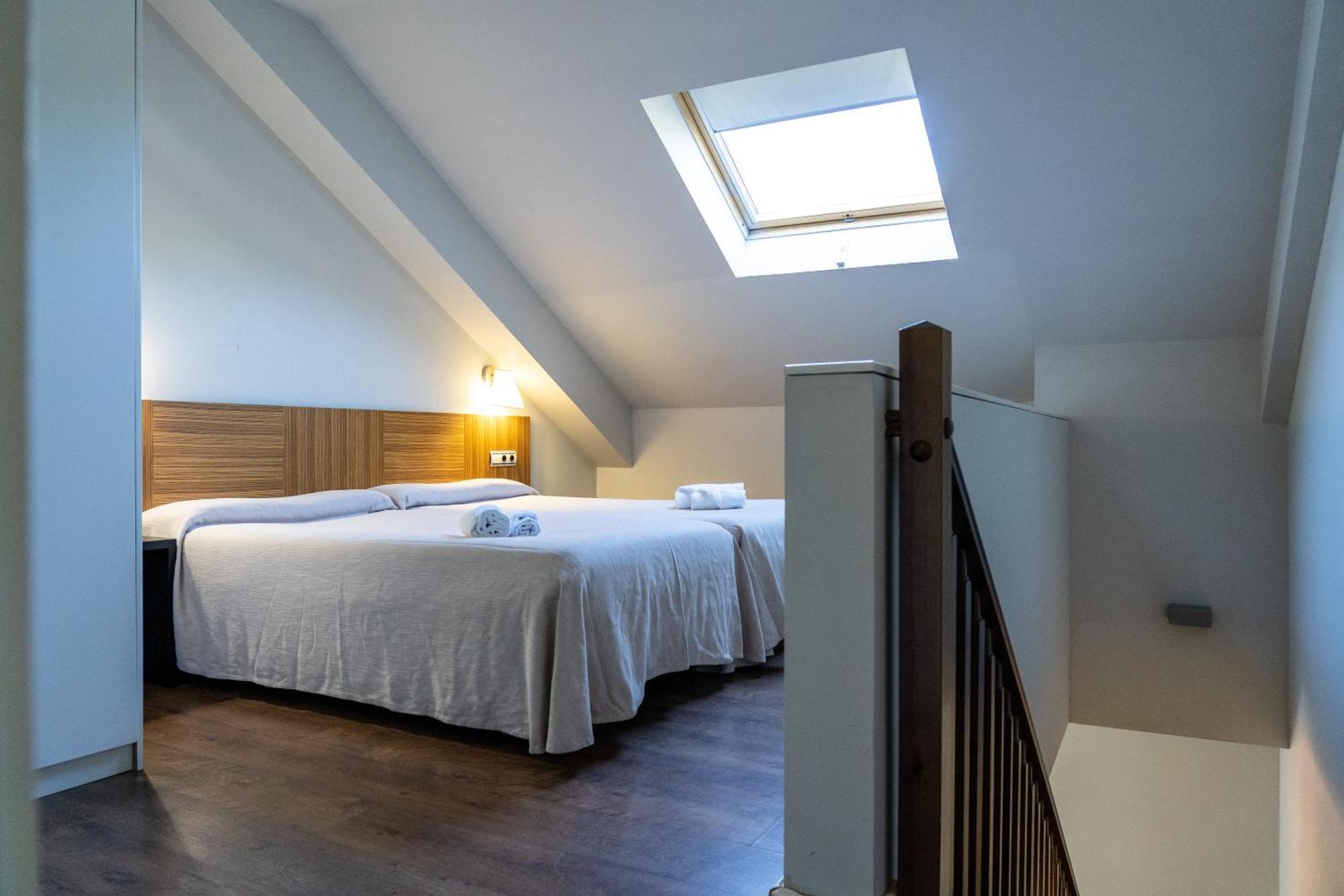 Hotel Y Apartamentos Snoe Isaba Ngoại thất bức ảnh